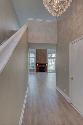 195 Island Court 195, Schaumburg, IL 60193