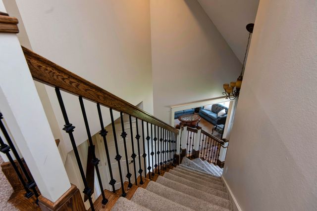 128 Green Oaks Drive, Ozark, MO 65721