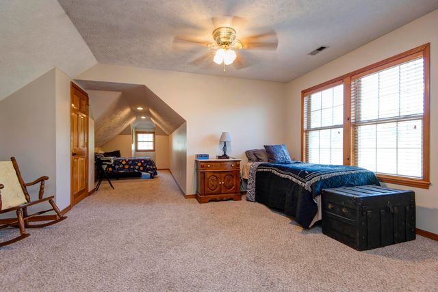 128 Green Oaks Drive, Ozark, MO 65721