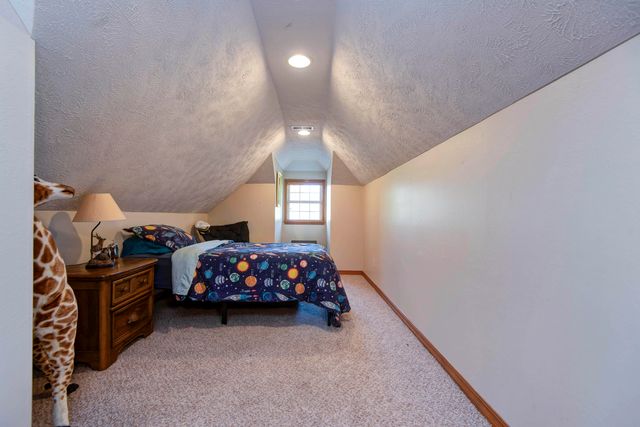 128 Green Oaks Drive, Ozark, MO 65721