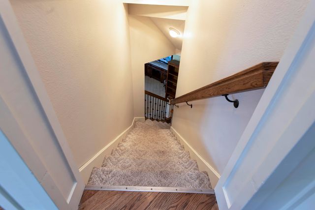 128 Green Oaks Drive, Ozark, MO 65721