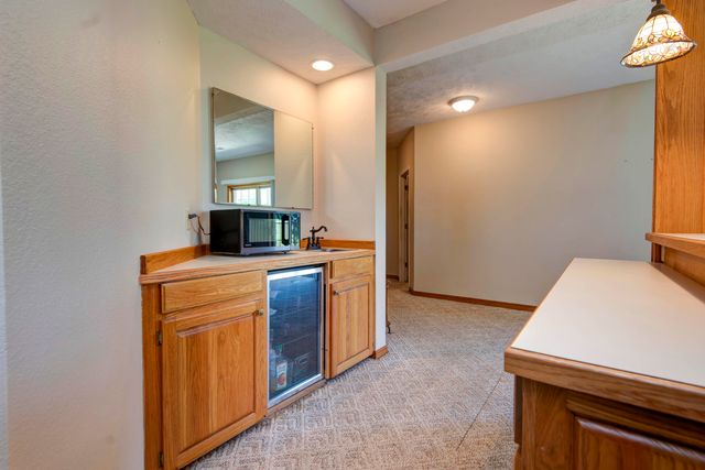 128 Green Oaks Drive, Ozark, MO 65721
