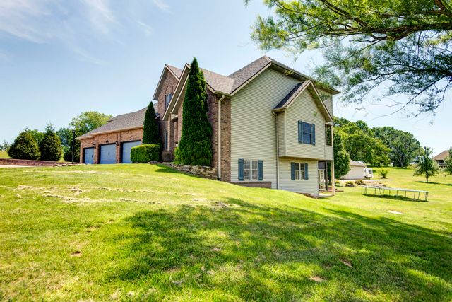 128 Green Oaks Drive, Ozark, MO 65721