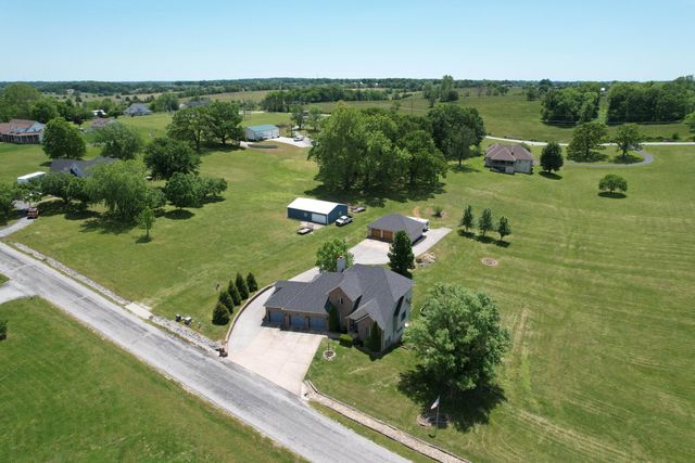 128 Green Oaks Drive, Ozark, MO 65721