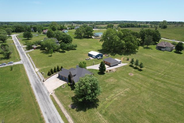 128 Green Oaks Drive, Ozark, MO 65721