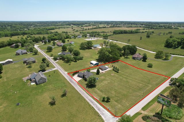 128 Green Oaks Drive, Ozark, MO 65721