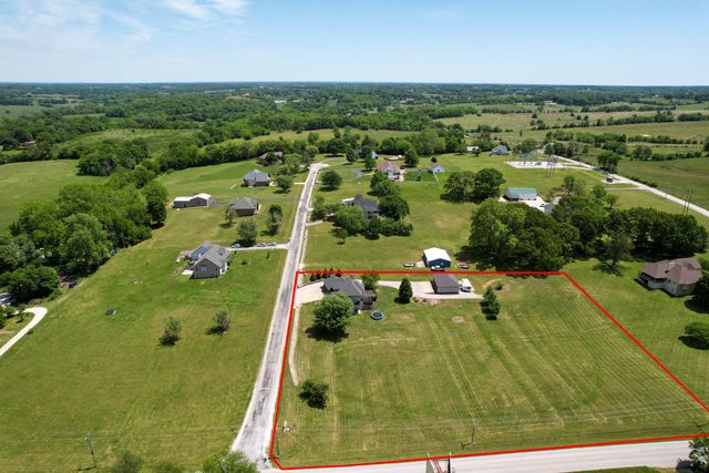 128 Green Oaks Drive, Ozark, MO 65721