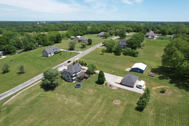 128 Green Oaks Drive, Ozark, MO 65721