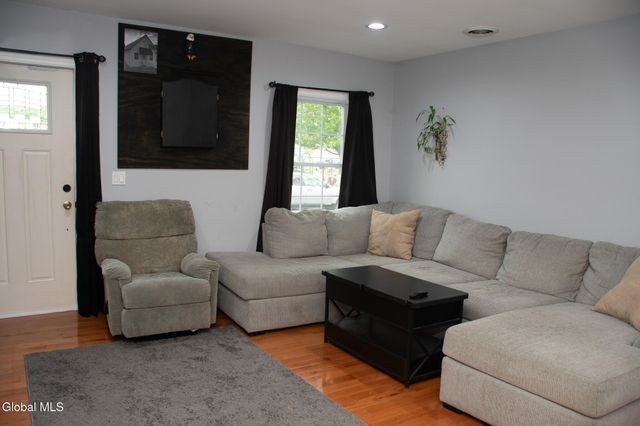 1862 8th Avenue, Watervliet, NY 12189