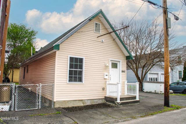 1862 8th Avenue, Watervliet, NY 12189