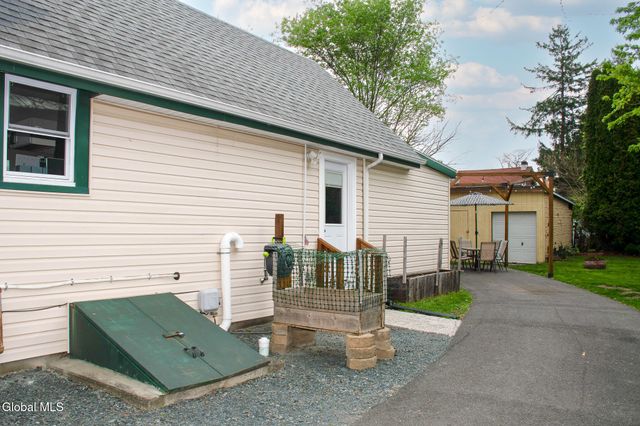 1862 8th Avenue, Watervliet, NY 12189