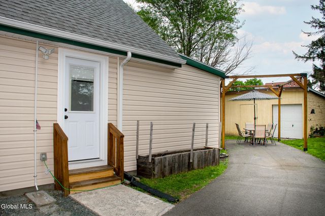 1862 8th Avenue, Watervliet, NY 12189