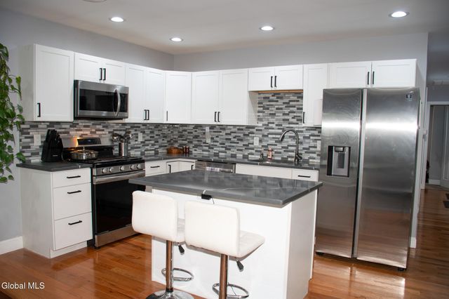 1862 8th Avenue, Watervliet, NY 12189