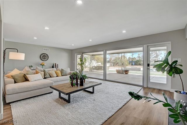 2711 Ashby Avenue, Las Vegas, NV 89102