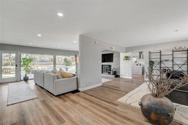 2711 Ashby Avenue, Las Vegas, NV 89102