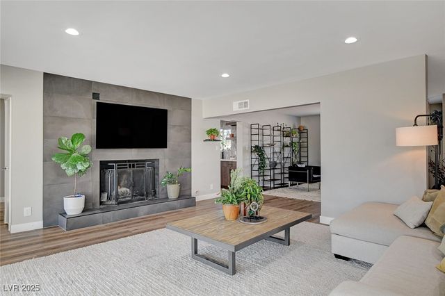 2711 Ashby Avenue, Las Vegas, NV 89102