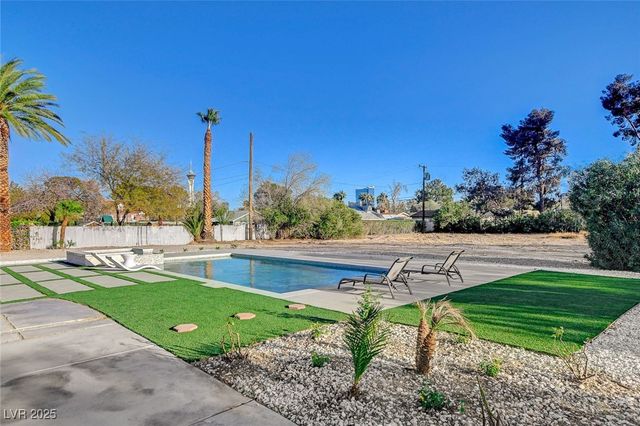 2711 Ashby Avenue, Las Vegas, NV 89102