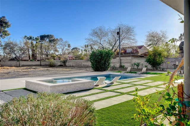 2711 Ashby Avenue, Las Vegas, NV 89102