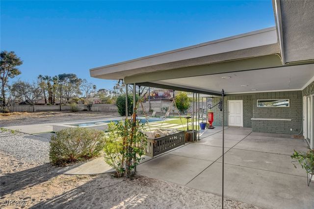 2711 Ashby Avenue, Las Vegas, NV 89102