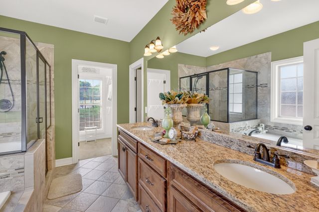 111 Peters Ct, Murfreesboro, TN 37128
