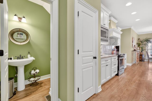 111 Peters Ct, Murfreesboro, TN 37128