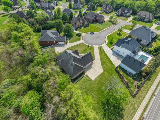 111 Peters Ct, Murfreesboro, TN 37128