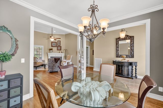 111 Peters Ct, Murfreesboro, TN 37128