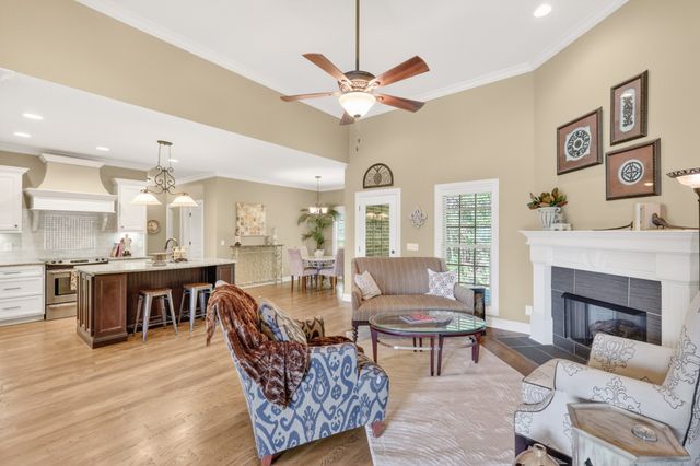 111 Peters Ct, Murfreesboro, TN 37128