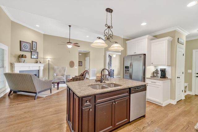 111 Peters Ct, Murfreesboro, TN 37128
