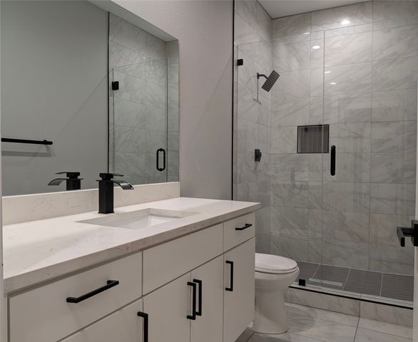 2871 E Overton Road, Dallas, TX 75216