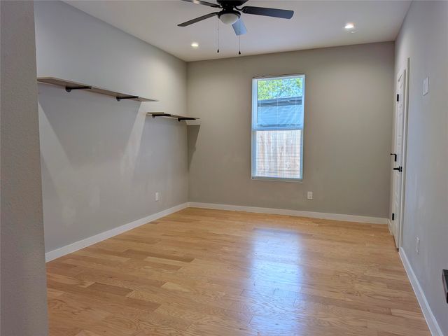2871 E Overton Road, Dallas, TX 75216