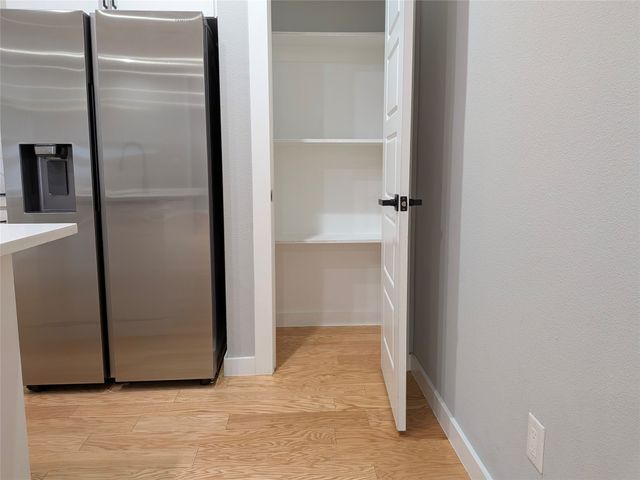 2871 E Overton Road, Dallas, TX 75216