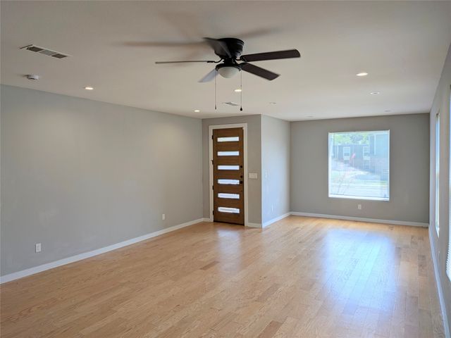 2871 E Overton Road, Dallas, TX 75216