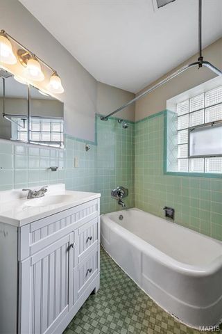 5451 Murdoch Avenue, St Louis, MO 63109