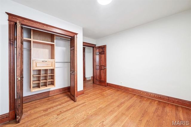 5451 Murdoch Avenue, St Louis, MO 63109