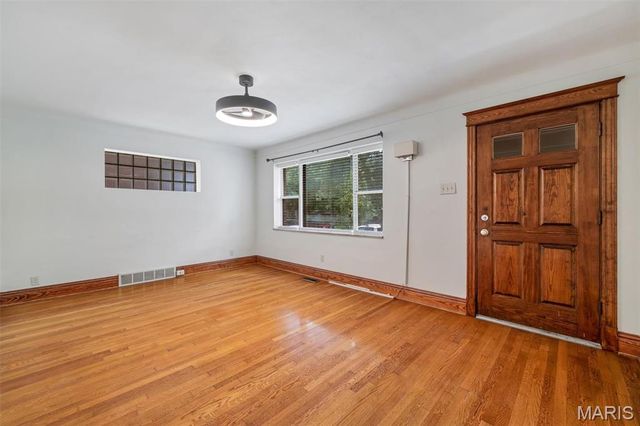 5451 Murdoch Avenue, St Louis, MO 63109