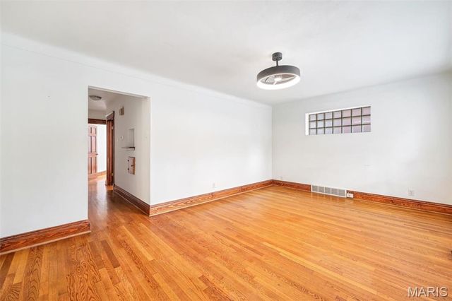 5451 Murdoch Avenue, St Louis, MO 63109