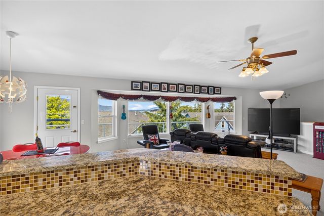 3512 W 2nd Street, Anacortes, WA 98221