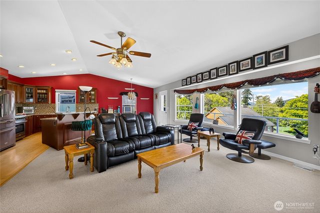 3512 W 2nd Street, Anacortes, WA 98221