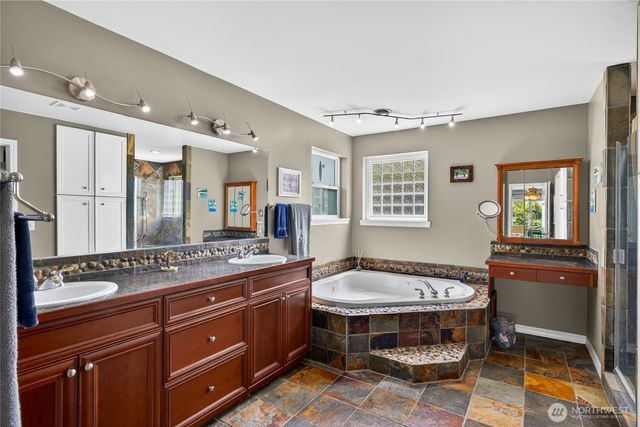 3512 W 2nd Street, Anacortes, WA 98221