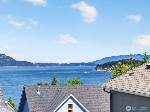 3512 W 2nd Street, Anacortes, WA 98221