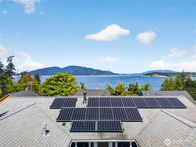 3512 W 2nd Street, Anacortes, WA 98221