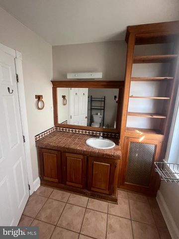 8118 SHAWNEE ST, Philadelphia, PA 19118