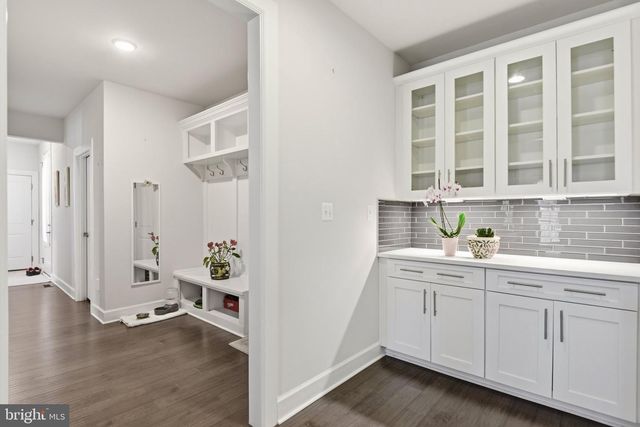 6820 LILLY BELLE CT, Centreville, VA 20120