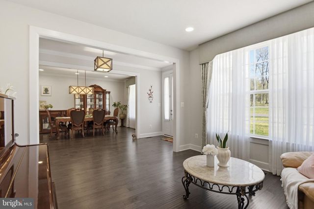 6820 LILLY BELLE CT, Centreville, VA 20120