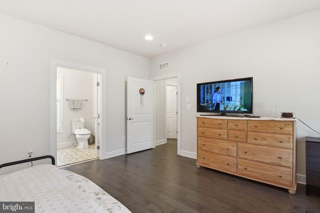 6820 LILLY BELLE CT, Centreville, VA 20120