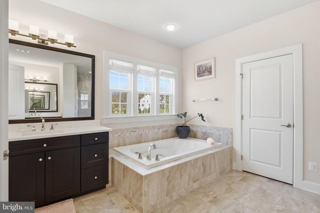 6820 LILLY BELLE CT, Centreville, VA 20120