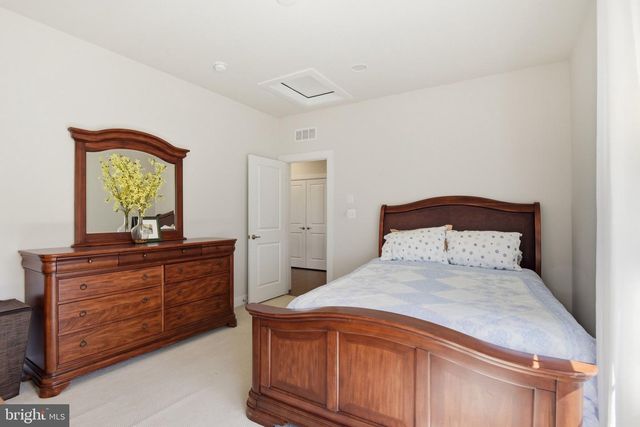 6820 LILLY BELLE CT, Centreville, VA 20120