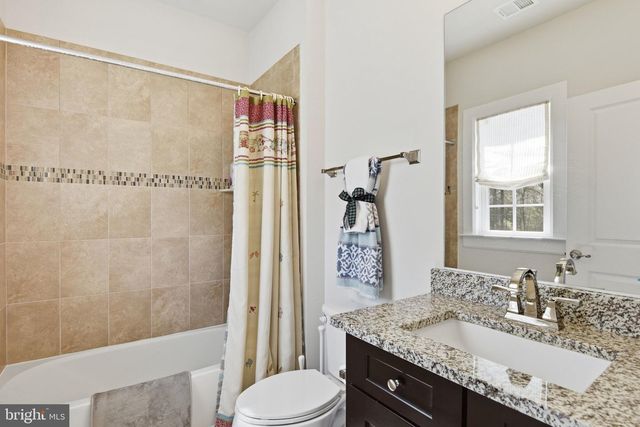 6820 LILLY BELLE CT, Centreville, VA 20120