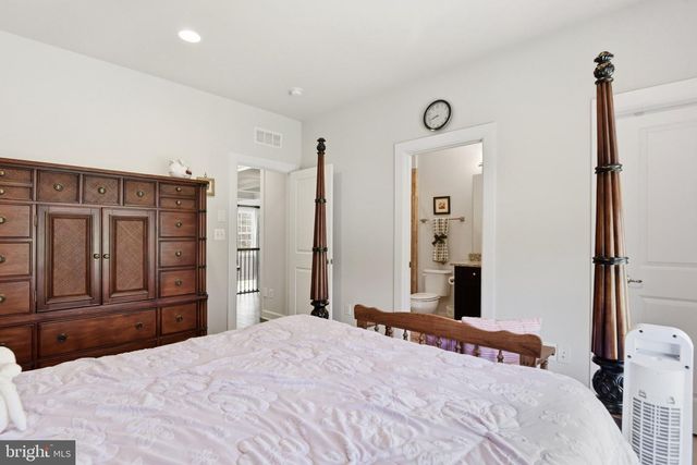6820 LILLY BELLE CT, Centreville, VA 20120